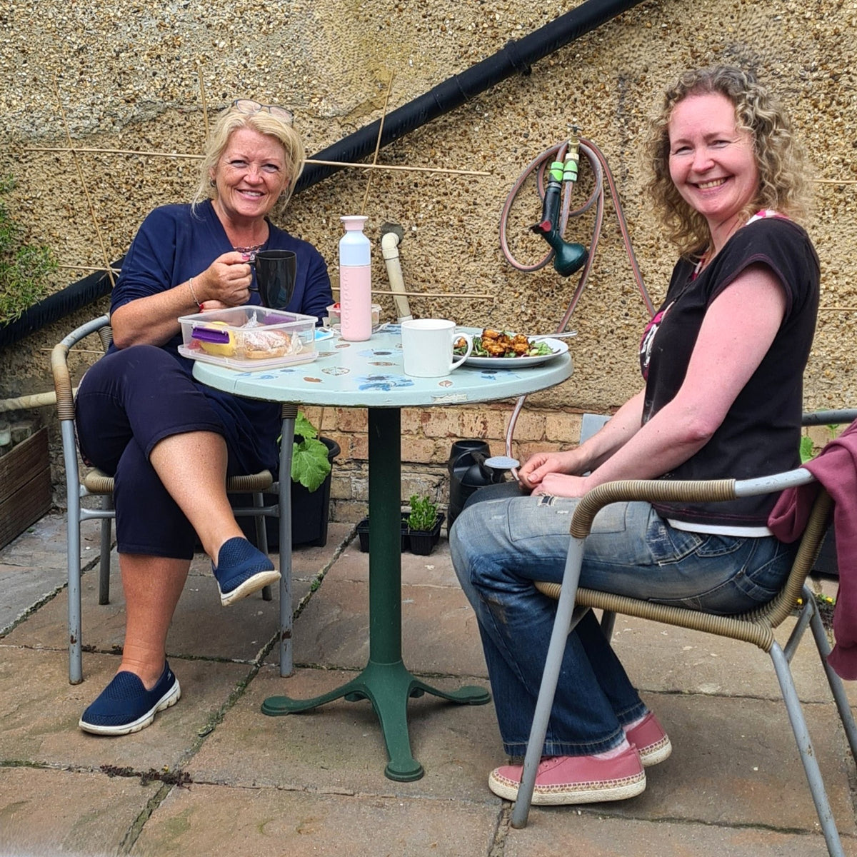 Relaxed creative day at a 1-to-1 furniture painting workshop in Stotfold